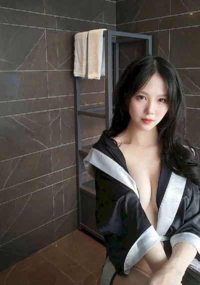 我让最想被拥抱的男人给威胁了