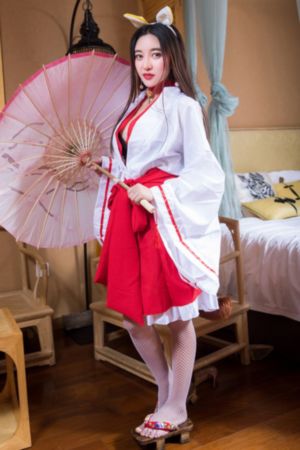 美女脱得一光二净无内衣内裤